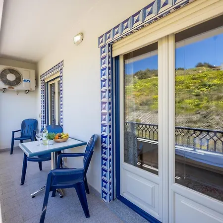 Jacaranda Apartment *