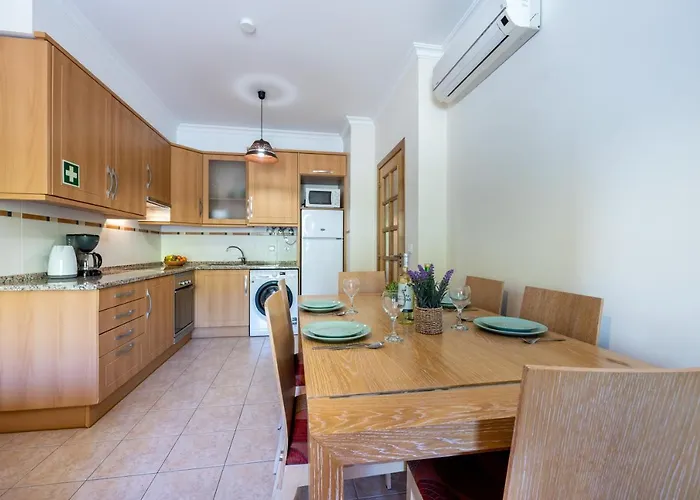 Jacaranda Apartment *